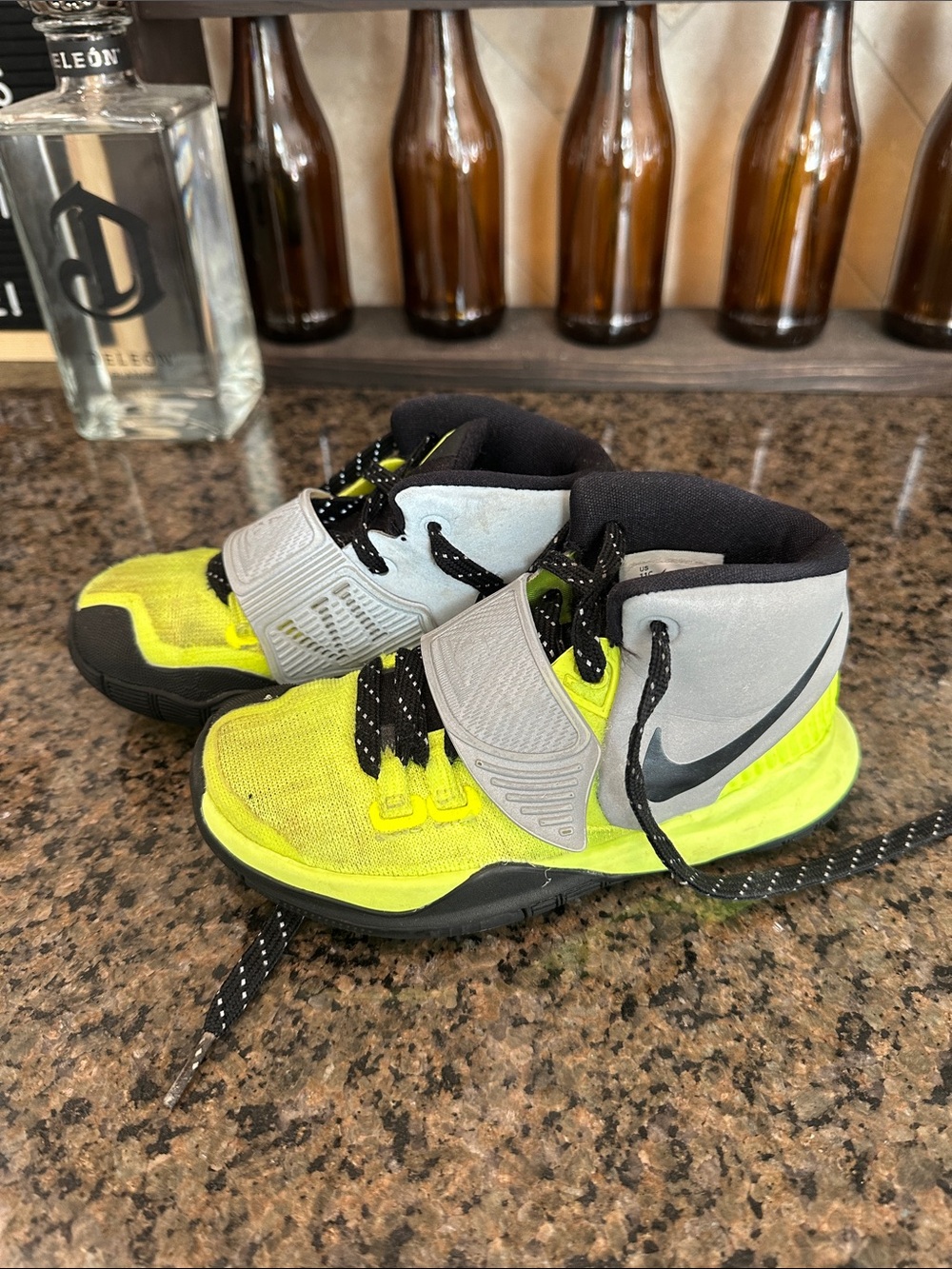 Nike Kids' High-Top Basketball Shoes - Neon Yellow/Gray